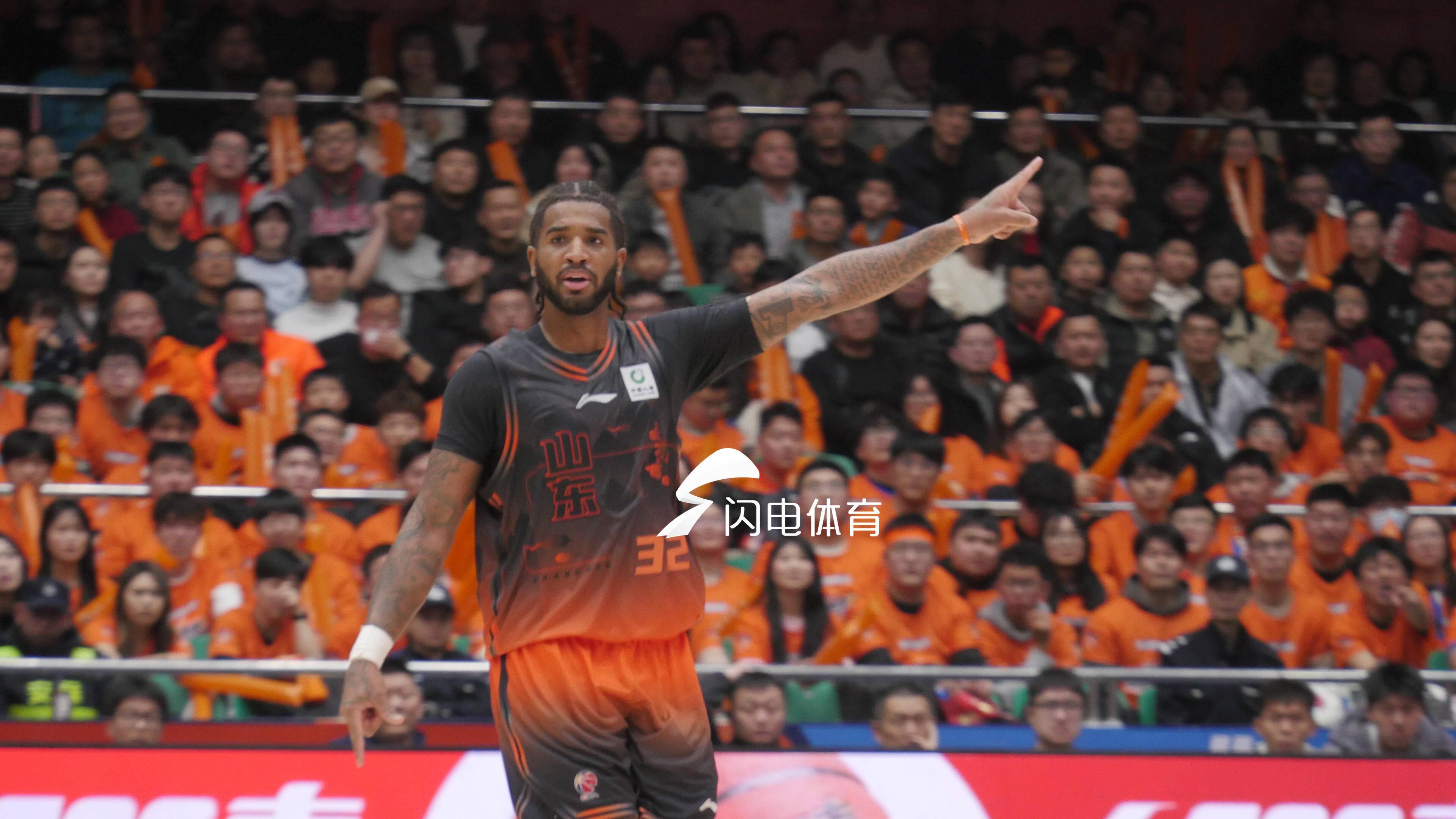 开云体育app-齐鲁德比山东男篮取胜：刘维伟坦言失误埋雷，邱彪点赞篮板制胜